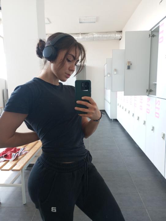 Júlia Szabó