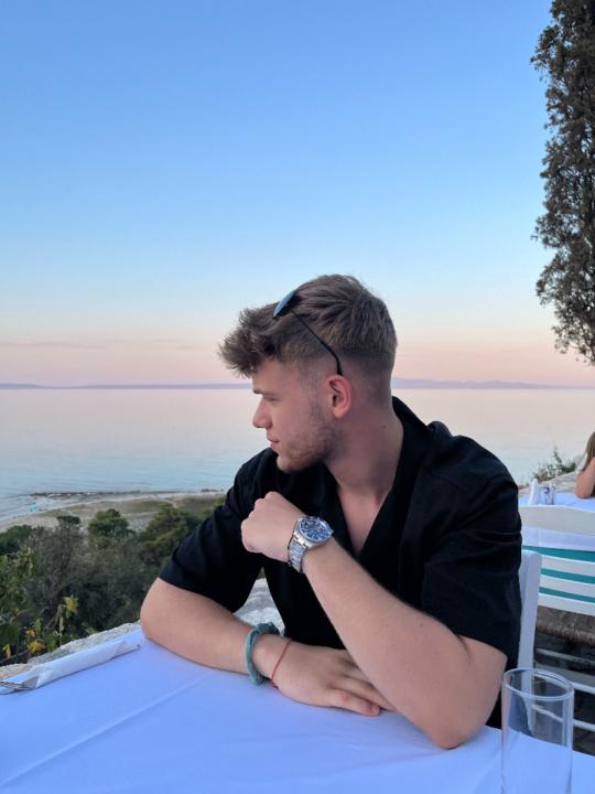 Klaris Gizdov