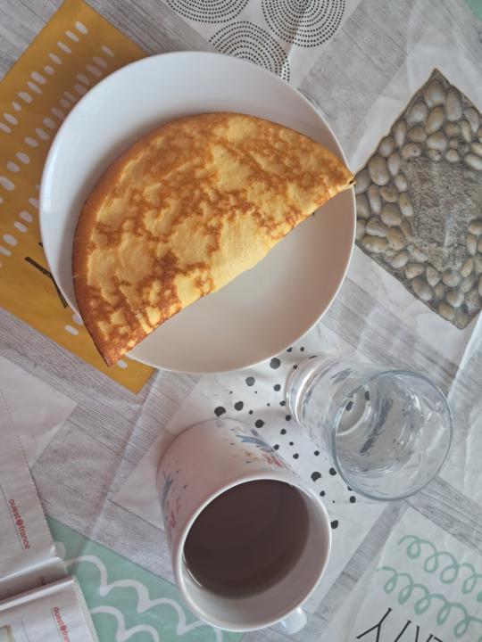 HELLO TOUT LE MONDE 