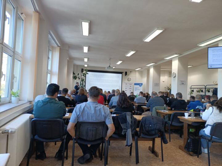 Spolupráce městské a státní policie se zaměřením na prevenci rizikového chování 