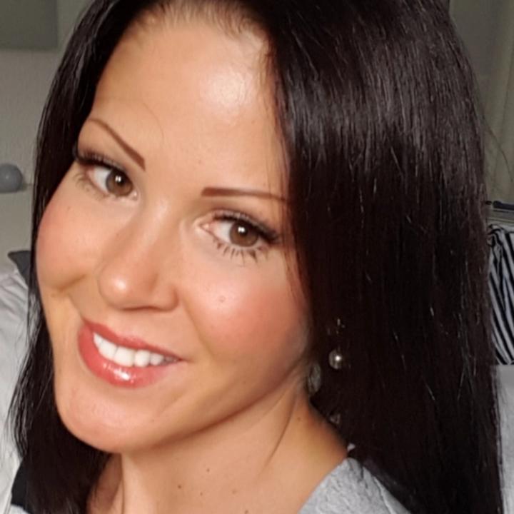 Laura Schröder