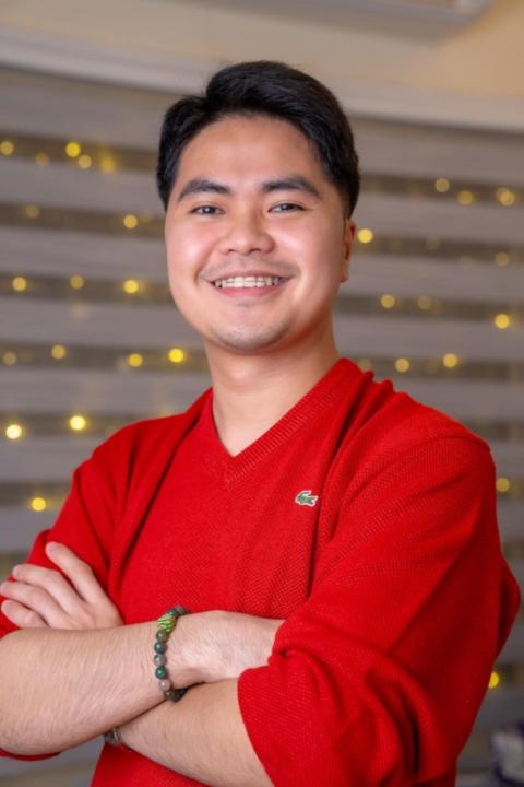 Jeno Versoza