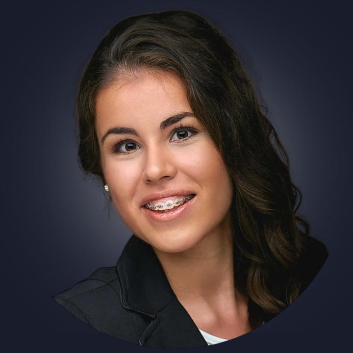 Adél Halasi