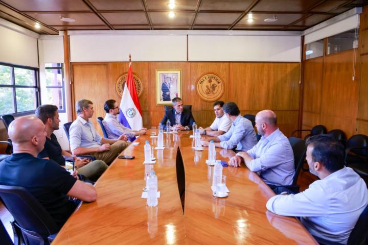 Brasilianisches Unternehmen, das auf Zahnimplantate spezialisiert ist, plant den Markteintritt in Paraguay