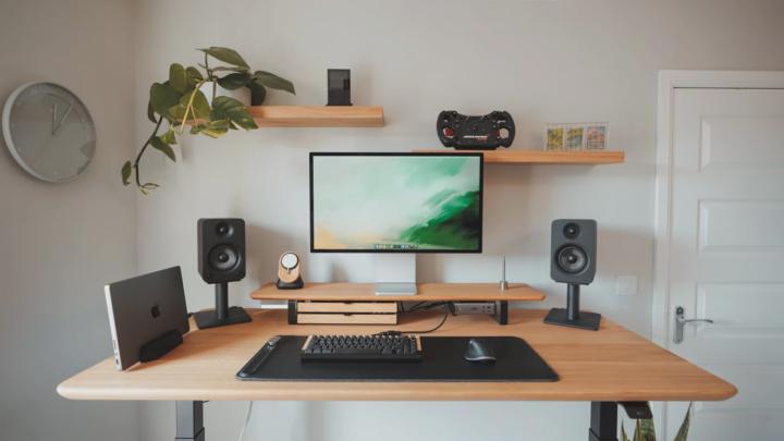 Welcome! Introduce yourself + share a pic of your workspace 🎉