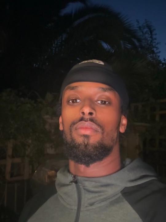 Anas M