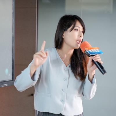 彤寧 Winterlynn Wang