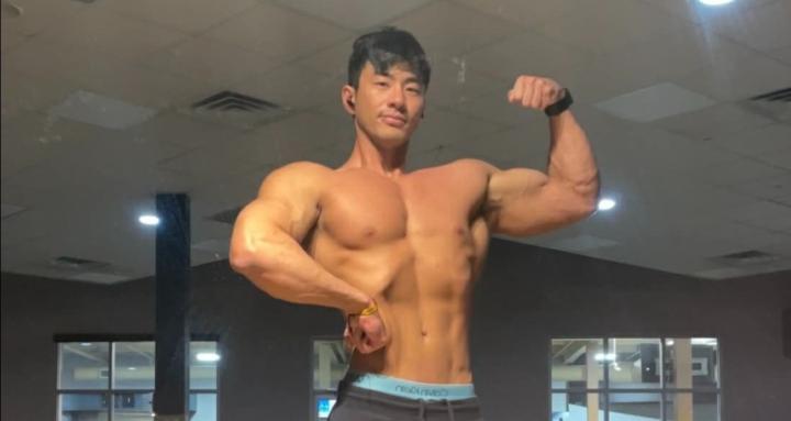 Physiquemaxxing by Juno Hatori