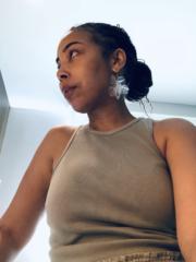 Lynnette W