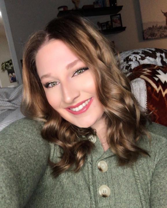 Graduate Alexandra Larvie