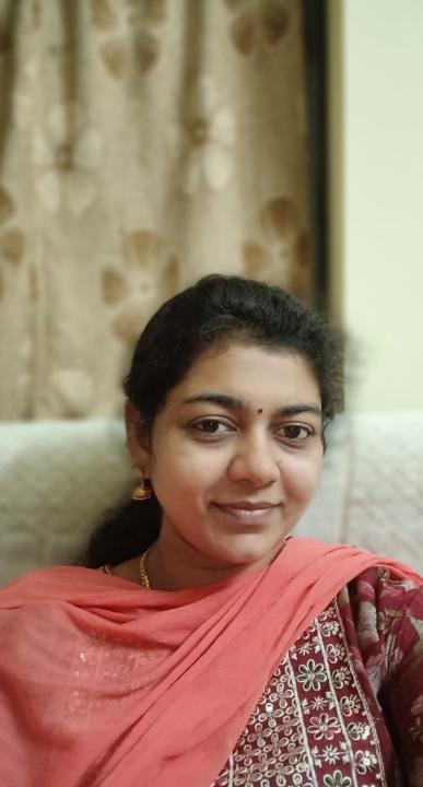 Dhivya Bharathi R