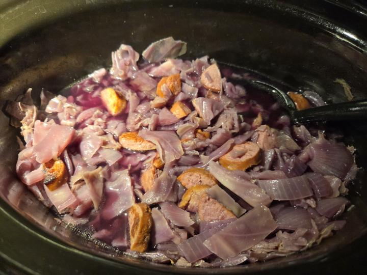 Red cabbage and kalbasa 