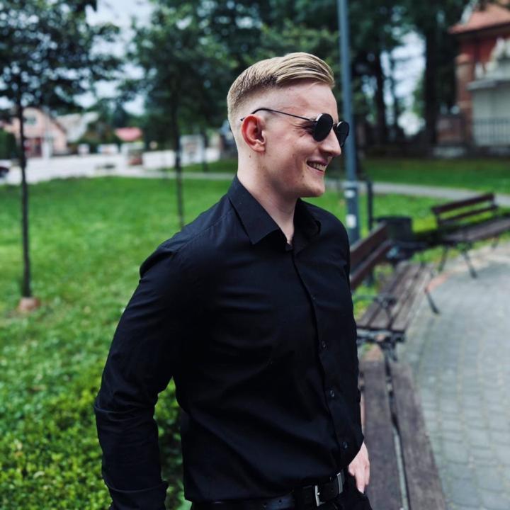 Adrian Korzeń