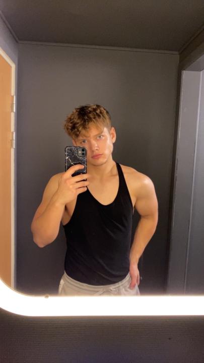 Tobias Øland
