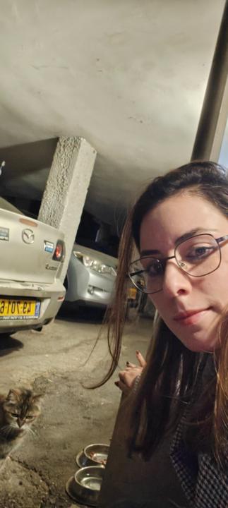 הגר אלון פלג