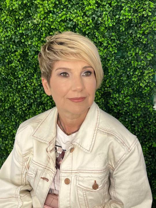 Нели Деверецова