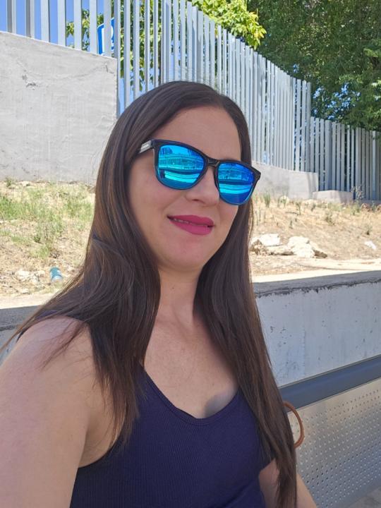 Liz Apresas