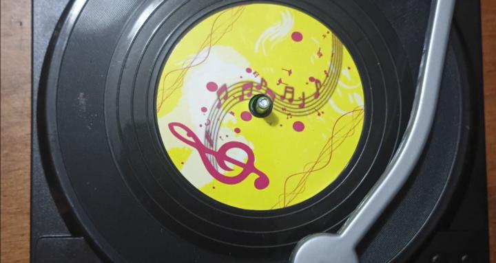 #new_fequency,_new_musicfamily