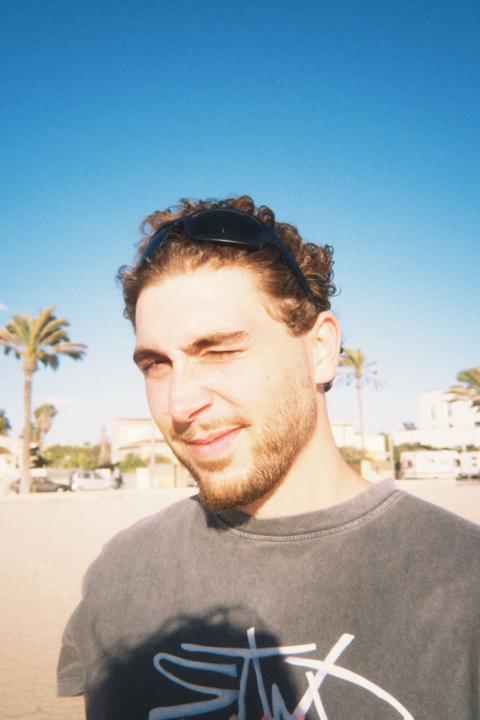 Luis Carmona gigante