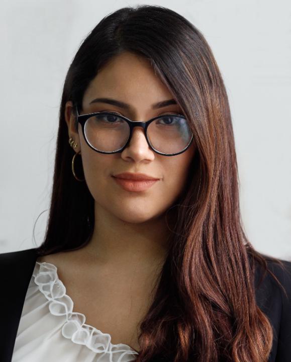 Diana Chirinos diestra