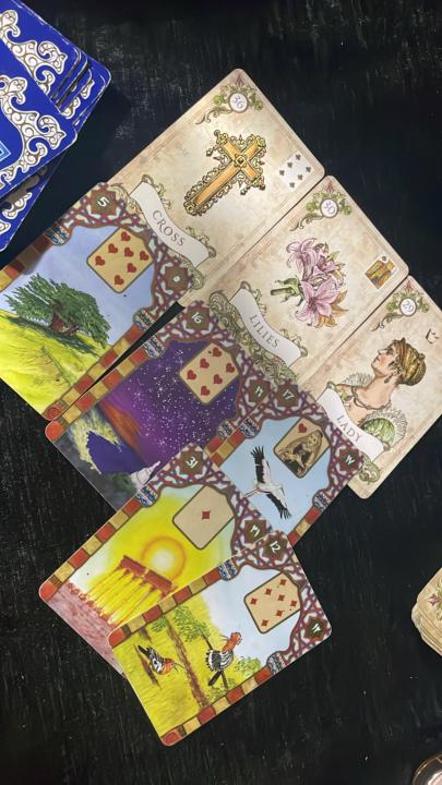 雷諾曼荒謬日常案例-當妳跟對象挺不同隊時🤣
