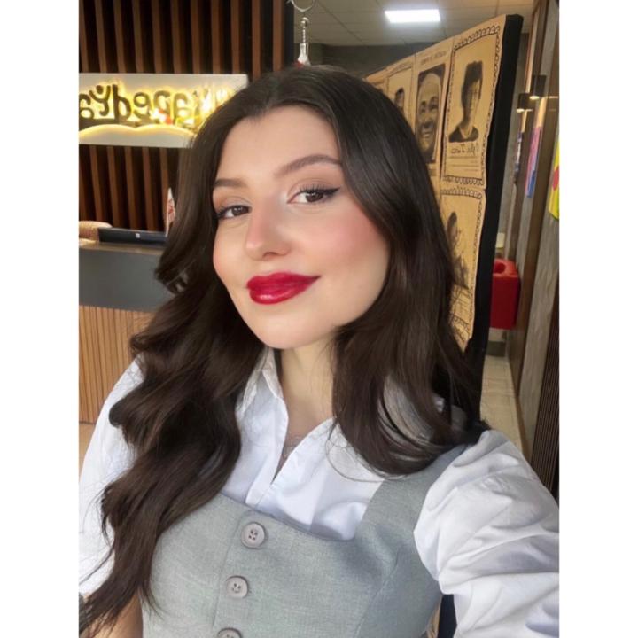 Ayşe Nur Menekşe