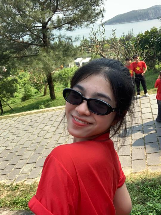 Hoàng Thùy