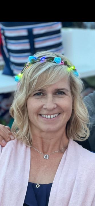 Clare Scholten