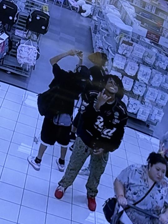 Posted upp w the crew