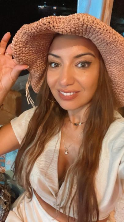 Amel Bouzidi