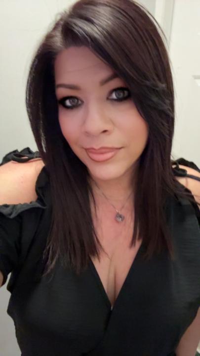 Yvette Nieves