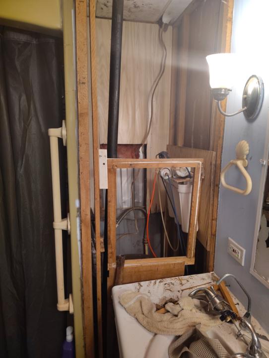 Welcome! Introduce yourself + share a pic of your workspace 🎉