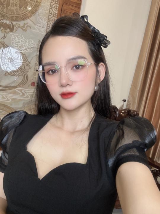 Hồng Ánh