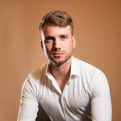 Aron Bogdan