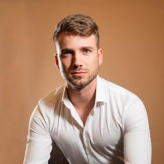 Aron Bogdan