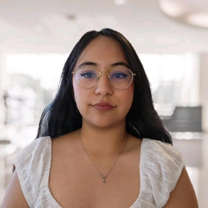 Estephanía Barrón R