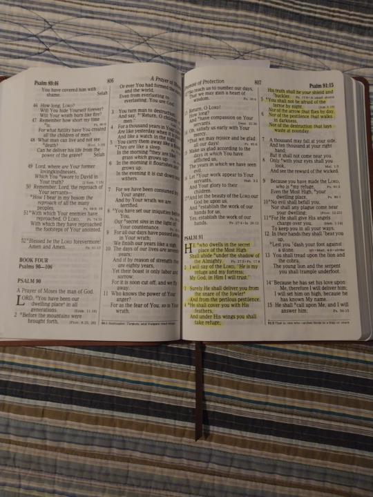 Reading the Word of God! 🙌🏽🙏🏽✝️ 