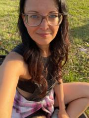Laura Bee