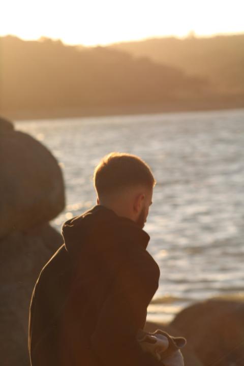 Damien David