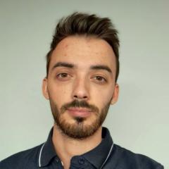 Devis Dragomir