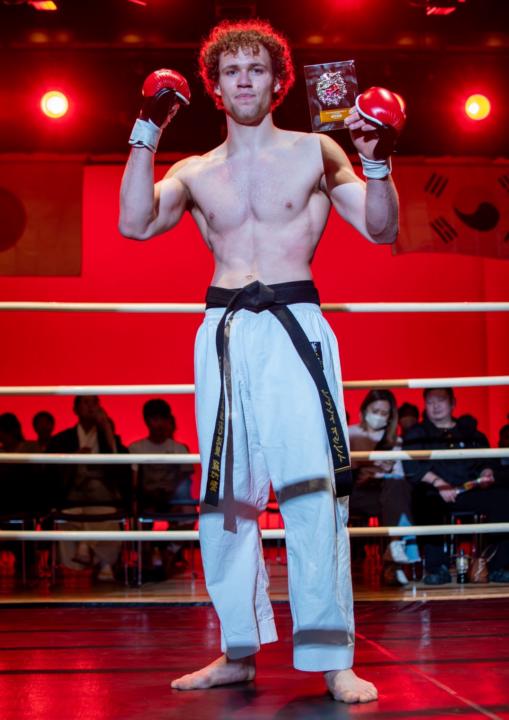 Road to professional fighting 