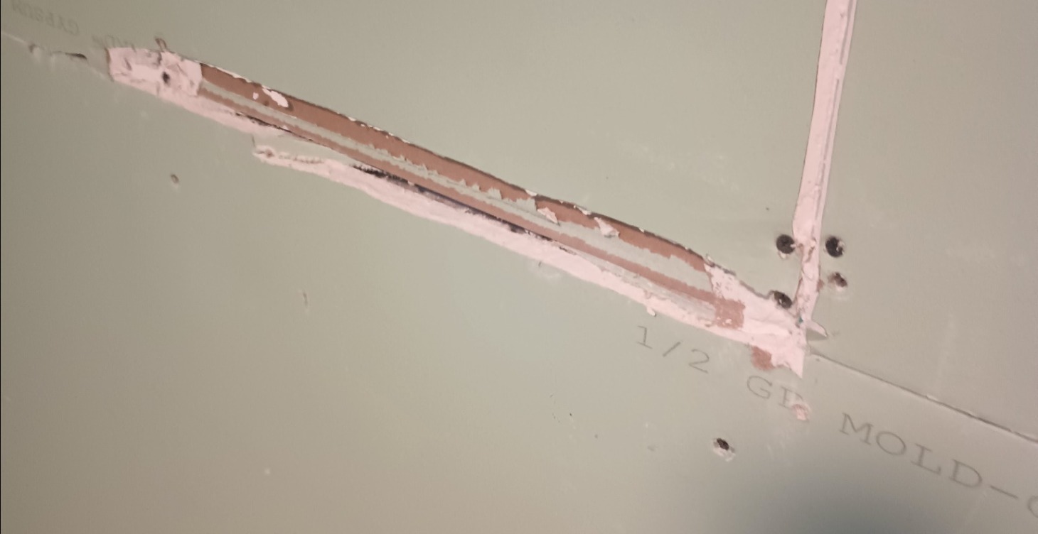 Cutting and pre-filling joints