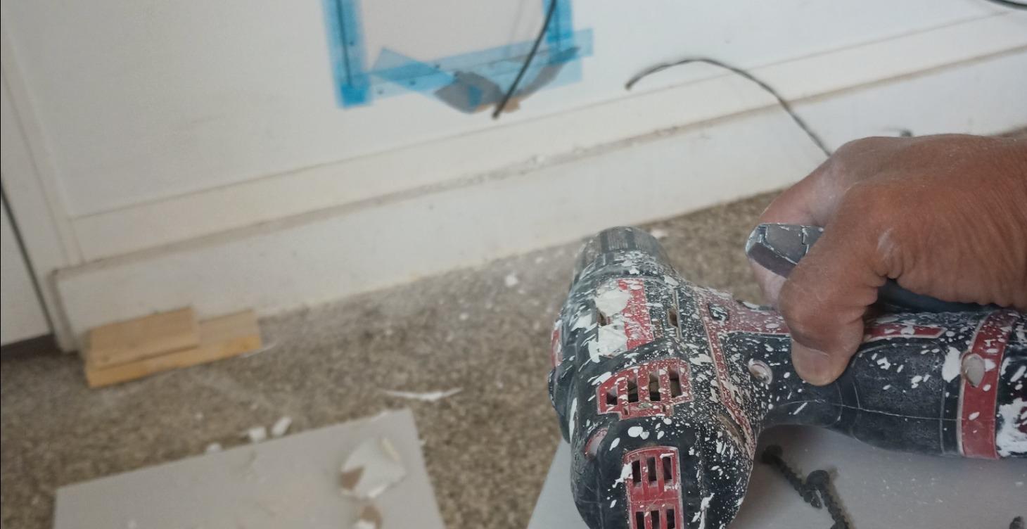 Home owners drywall patching