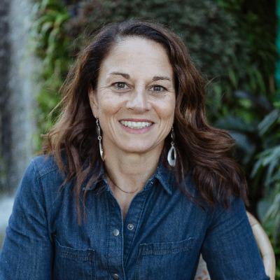 Claire Simmons