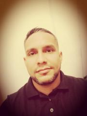 Richard Gomez