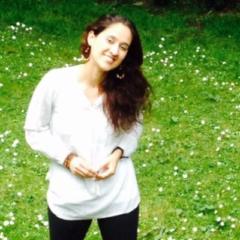 Angy Entre Gotas y Raices