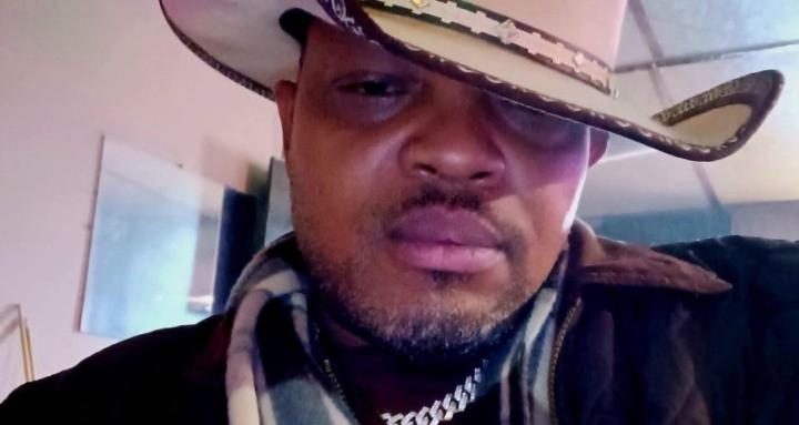 Ask me ???, talk 2 me out AyT