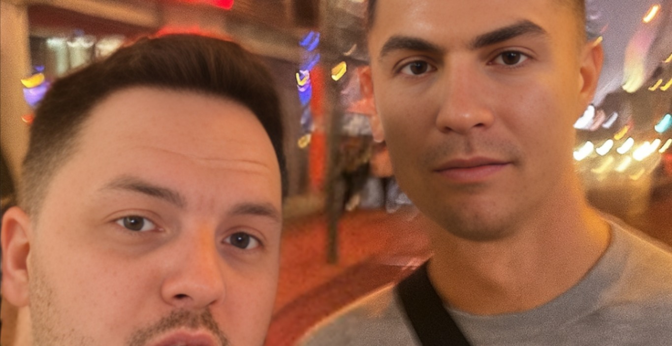 Create Your Cristiano Ronaldo Random Selfie