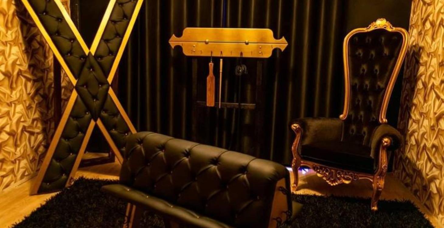 Kinky Airbnb Business model