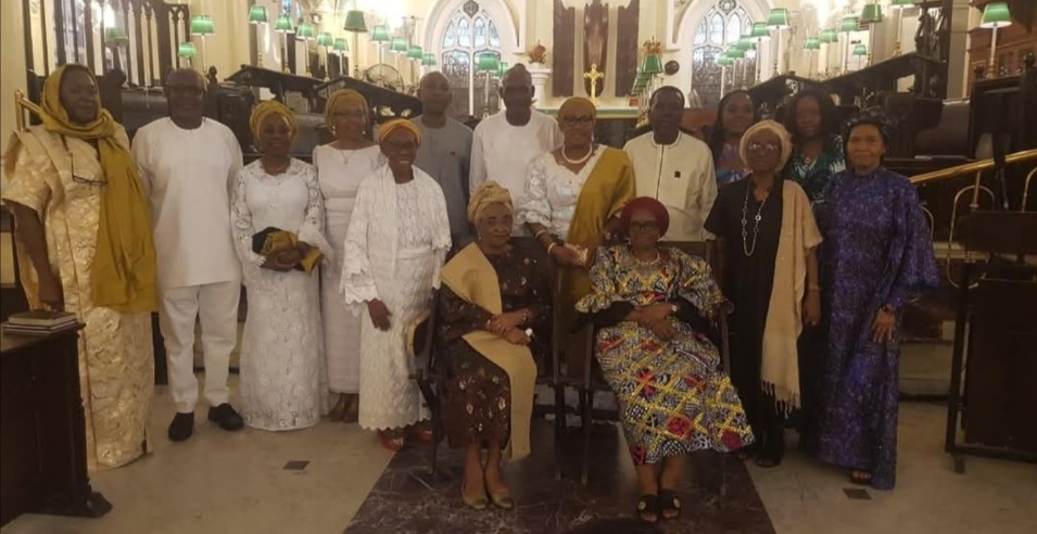 Knowing Christ is Holistic 👨‍👩‍👦‍👦, 📖 O🍷💒.